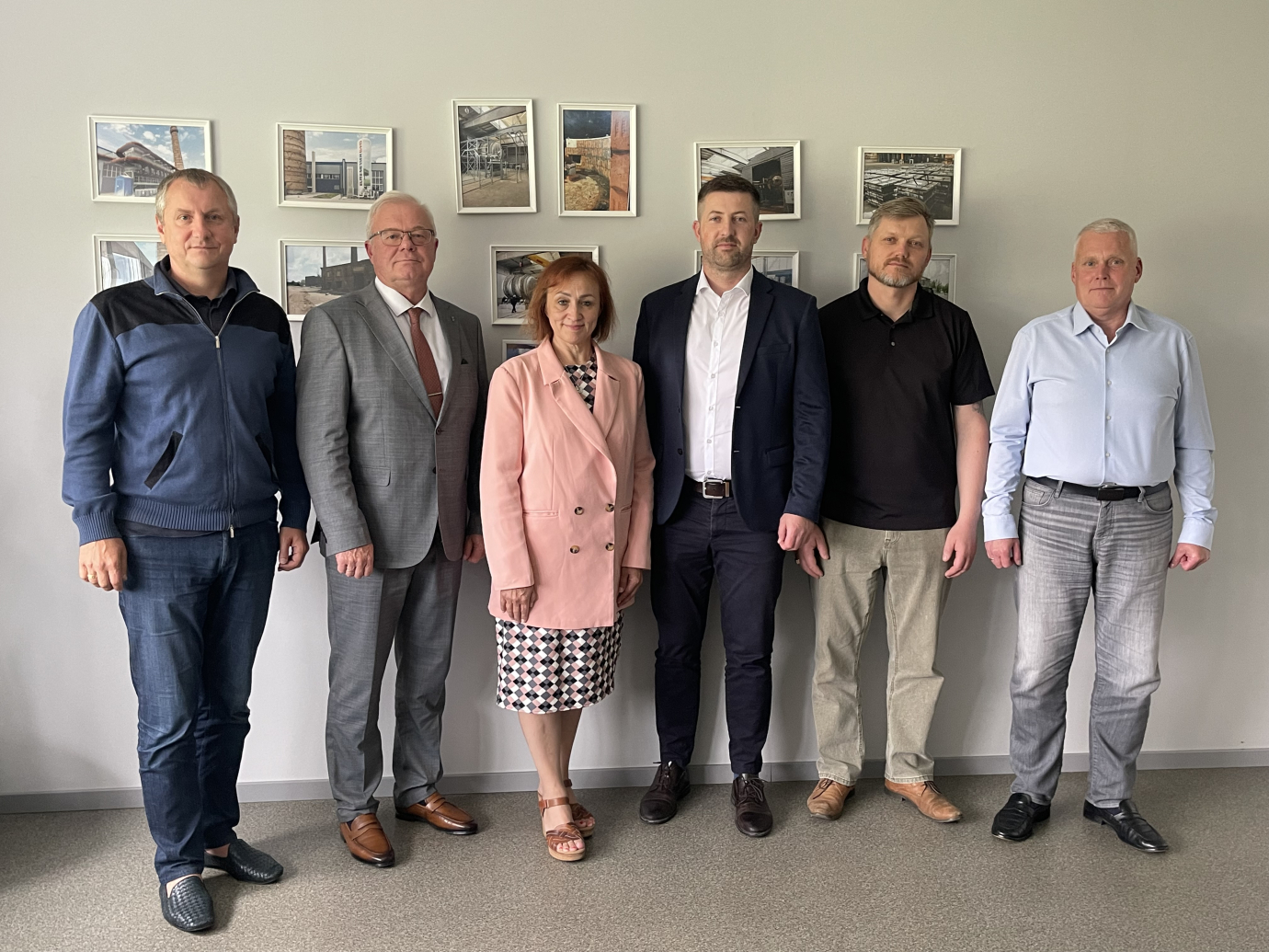 “EcoLead” rūpnīcā notika darba vizīte, kurā piedalījās Jelgavas novada domes vadība un KEM parlamentārais sekretārs